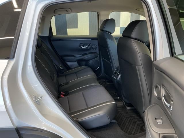 ZR-V X ホンダ認定中古車 デモカー 純正ドラレコ クリアランスソナー 地デジ Bカメ オートクルーズコントロール ESC サイドカーテンエアバック エアコン 整備記録簿 盗難防止装置 LEDライト USB(16枚目)