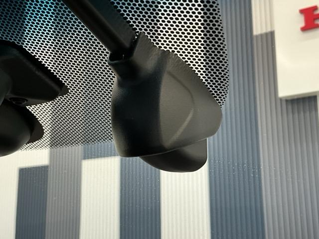 フリード クロスター 純正ドラレコ前 LED 両側電動 ETC パーキングセンサー ワンオーナ バックカメラ VSA サイドカーテンエアバック DVD再生 オートクルーズコントロール スマ-トキ- シートヒーター 3列(6枚目)