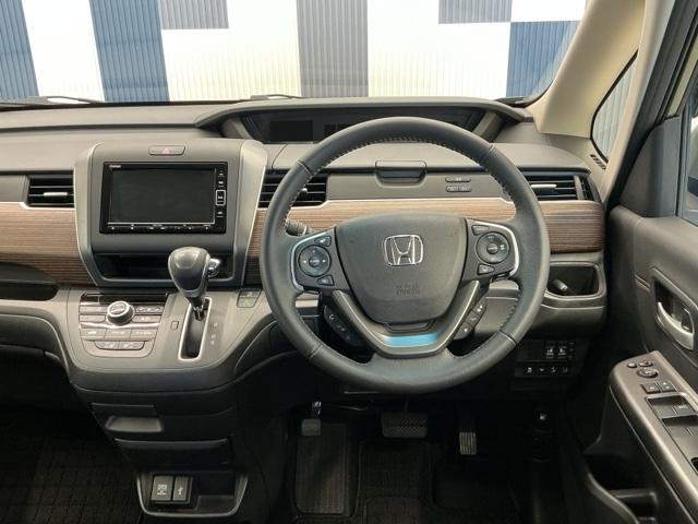 フリード クロスター 純正ドラレコ前 LED 両側電動 ETC パーキングセンサー ワンオーナ バックカメラ VSA サイドカーテンエアバック DVD再生 オートクルーズコントロール スマ-トキ- シートヒーター 3列(18枚目)