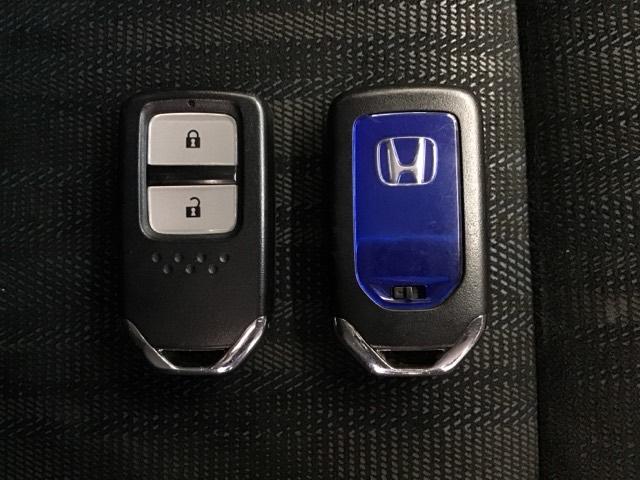 シャトル ハイブリッドＸホンダセンシング　ホンダ認定中古車　純正ドラレコ前後　横滑抑制　リヤカメラ　ドライブレコーダ　スマ－トキ－　イモビ　ＴＶナビ　サイドエアバッグ　シートヒーター付き　キーレス　Ｗエアコン　ＤＶＤ再生機能　ＥＣＯＮ　ＥＴＣ（17枚目）