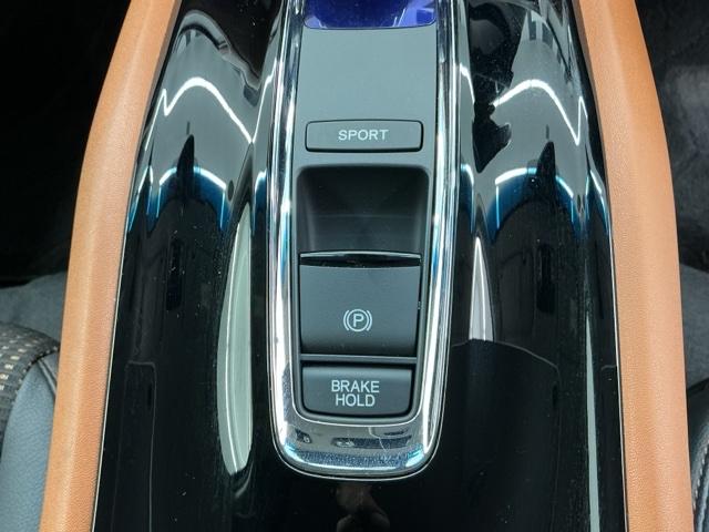 ヴェゼル ハイブリッドＺ　ホンダ認定中古車　純正ナビ　ＬＥＤライト　Ｒカメ　スマキー　ワンオーナー　ＬＥＤランプ　ＥＴＣ付　ＵＳＢ　整備記録簿　シ－トヒ－タ－　サイドカーテンエアバック　運転席助手席エアバッグ　ＶＳＡ　キーフリ（6枚目）