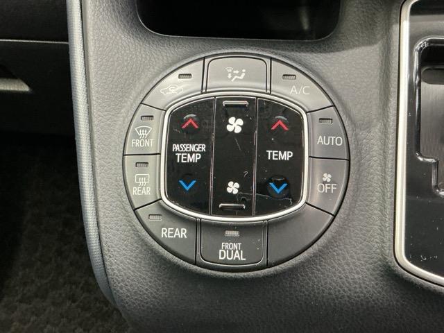 ノア Si 社外ドラレコ前後 純正ナビ 両側電動 1オーナー 点検記録簿 ダブルエアコン ETC付き ドライブレコーダー 横滑り防止機能 ナビTV 三列シート AAC パワーウインドウ ABS ウォークスルー(11枚目)