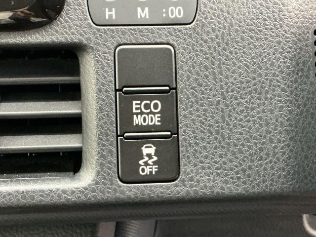 ノア Si 社外ドラレコ前後 純正ナビ 両側電動 1オーナー 点検記録簿 ダブルエアコン ETC付き ドライブレコーダー 横滑り防止機能 ナビTV 三列シート AAC パワーウインドウ ABS ウォークスルー(12枚目)