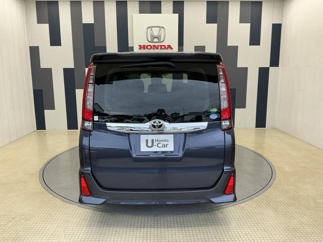 ノア Si 社外ドラレコ前後 純正ナビ 両側電動 1オーナー 点検記録簿 ダブルエアコン ETC付き ドライブレコーダー 横滑り防止機能 ナビTV 三列シート AAC パワーウインドウ ABS ウォークスルー(23枚目)