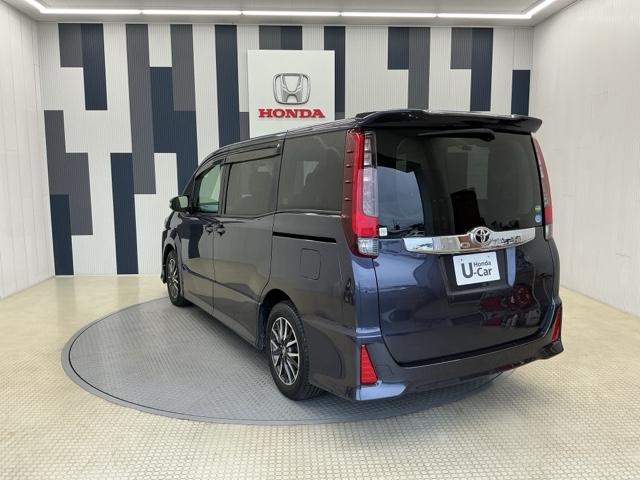 ノア Si 社外ドラレコ前後 純正ナビ 両側電動 1オーナー 点検記録簿 ダブルエアコン ETC付き ドライブレコーダー 横滑り防止機能 ナビTV 三列シート AAC パワーウインドウ ABS ウォークスルー(25枚目)