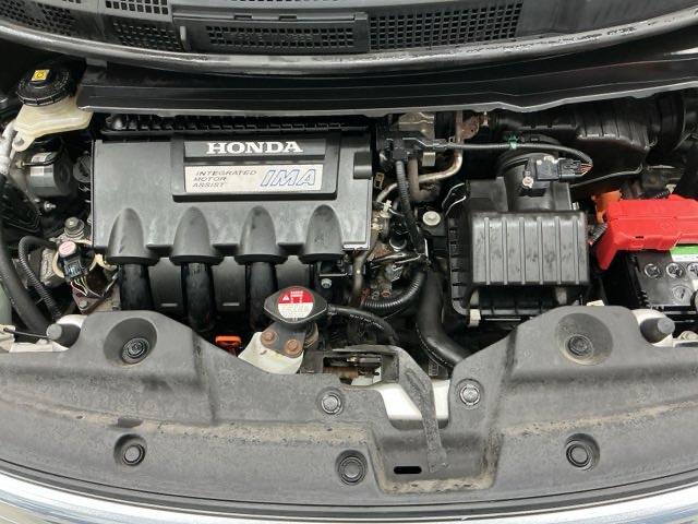 フリードスパイクハイブリッド ジャストセレクション 純正ナビ バックカメラ HIDライト キーフリー セキュリティーアラーム 横滑り防止機能 DVD視聴 後カメラ ワンセグTV ナビTV エアコン ワンオーナー 記録簿 ETC パワーステアリング(17枚目)