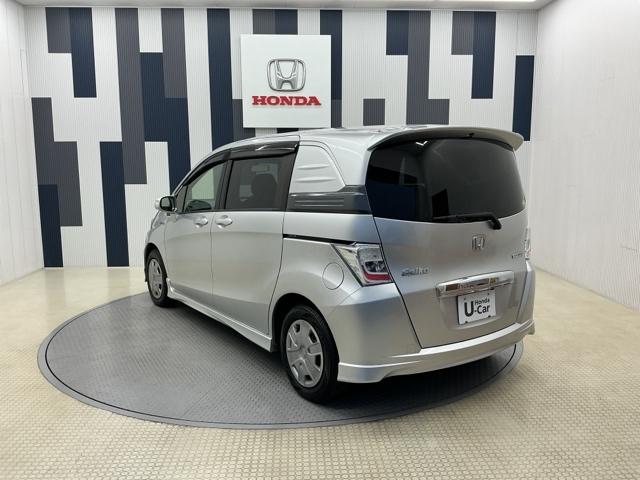 フリードスパイクハイブリッド ジャストセレクション 純正ナビ バックカメラ HIDライト キーフリー セキュリティーアラーム 横滑り防止機能 DVD視聴 後カメラ ワンセグTV ナビTV エアコン ワンオーナー 記録簿 ETC パワーステアリング(25枚目)