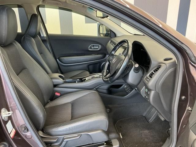 ヴェゼル ハイブリッドZ・ホンダセンシング ホンダ認定中古車 社外ドラレコ前後 レーダーサポート Wエアコン DVD再生機能 整備記録簿 横滑り防止システム バックアイカメラ 盗難防止装置 フルセ シートヒーター付 スマ-トキ- ECOモード(16枚目)