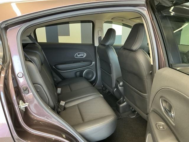 ヴェゼル ハイブリッドZ・ホンダセンシング ホンダ認定中古車 社外ドラレコ前後 レーダーサポート Wエアコン DVD再生機能 整備記録簿 横滑り防止システム バックアイカメラ 盗難防止装置 フルセ シートヒーター付 スマ-トキ- ECOモード(17枚目)