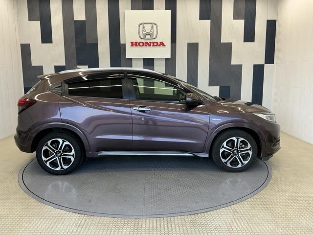 ヴェゼル ハイブリッドZ・ホンダセンシング ホンダ認定中古車 社外ドラレコ前後 レーダーサポート Wエアコン DVD再生機能 整備記録簿 横滑り防止システム バックアイカメラ 盗難防止装置 フルセ シートヒーター付 スマ-トキ- ECOモード(27枚目)