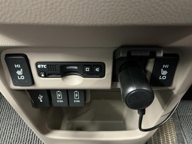 N-WGN GSSパッケージ ホンダ認定中古車 社外ドラレコ 4WD DVD ドライブレコーダー フルセグTV ESC ワンオーナー 盗難防止システム 衝突軽減ブレーキ ETC車載器 シートヒーター ABS バックモニター(10枚目)