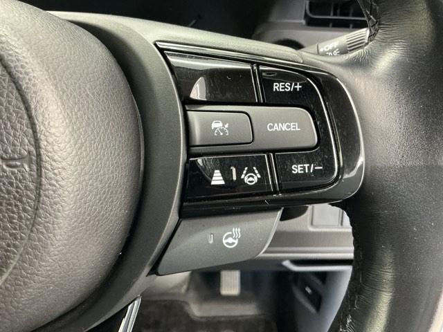 ヴェゼル ｅ：ＨＥＶＺ　ホンダ認定中古車　社外ドラレコ前後　衝突回避支援ブレーキ機能　１オナ　スマキ　Ｐトランク　フルオートエアコン　Ｄレコ　エアバッグ　両席エアバック　Ｒカメ　記録簿付　パワーウィンドウ　ＬＥＤランプ（7枚目）