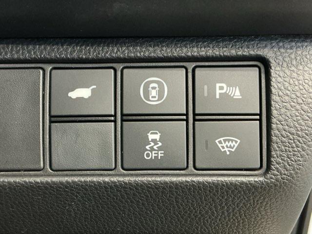 ヴェゼル ｅ：ＨＥＶＺ　ホンダ認定中古車　社外ドラレコ前後　衝突回避支援ブレーキ機能　１オナ　スマキ　Ｐトランク　フルオートエアコン　Ｄレコ　エアバッグ　両席エアバック　Ｒカメ　記録簿付　パワーウィンドウ　ＬＥＤランプ（10枚目）