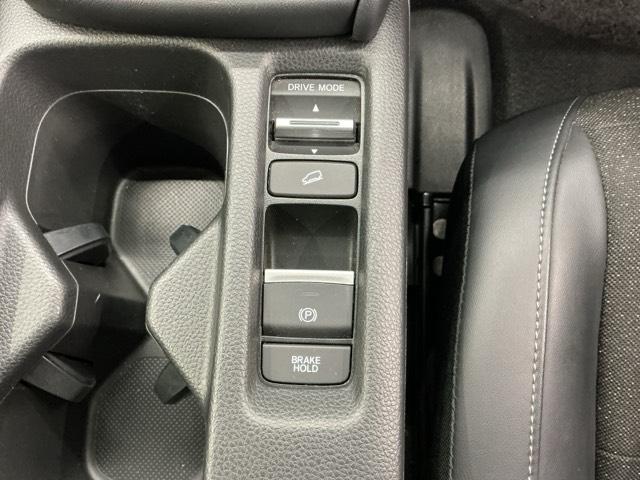 ヴェゼル ｅ：ＨＥＶＺ　ホンダ認定中古車　社外ドラレコ前後　衝突回避支援ブレーキ機能　１オナ　スマキ　Ｐトランク　フルオートエアコン　Ｄレコ　エアバッグ　両席エアバック　Ｒカメ　記録簿付　パワーウィンドウ　ＬＥＤランプ（11枚目）
