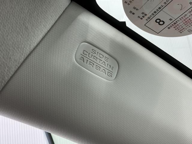 ヴェゼル ｅ：ＨＥＶＺ　ホンダ認定中古車　社外ドラレコ前後　衝突回避支援ブレーキ機能　１オナ　スマキ　Ｐトランク　フルオートエアコン　Ｄレコ　エアバッグ　両席エアバック　Ｒカメ　記録簿付　パワーウィンドウ　ＬＥＤランプ（12枚目）