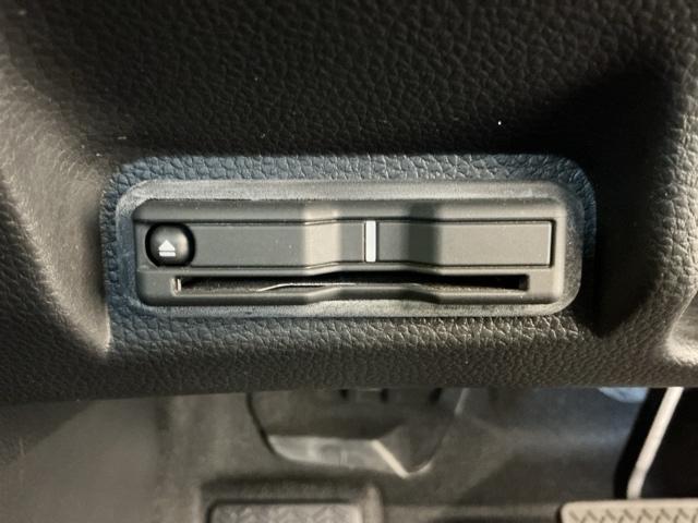 ヴェゼル ｅ：ＨＥＶＺ　ホンダ認定中古車　社外ドラレコ前後　衝突回避支援ブレーキ機能　１オナ　スマキ　Ｐトランク　フルオートエアコン　Ｄレコ　エアバッグ　両席エアバック　Ｒカメ　記録簿付　パワーウィンドウ　ＬＥＤランプ（14枚目）