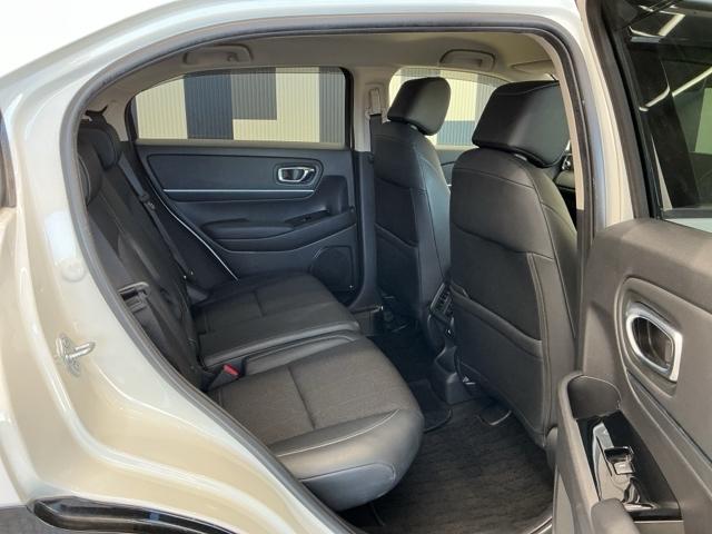 ヴェゼル ｅ：ＨＥＶＺ　ホンダ認定中古車　社外ドラレコ前後　衝突回避支援ブレーキ機能　１オナ　スマキ　Ｐトランク　フルオートエアコン　Ｄレコ　エアバッグ　両席エアバック　Ｒカメ　記録簿付　パワーウィンドウ　ＬＥＤランプ（16枚目）