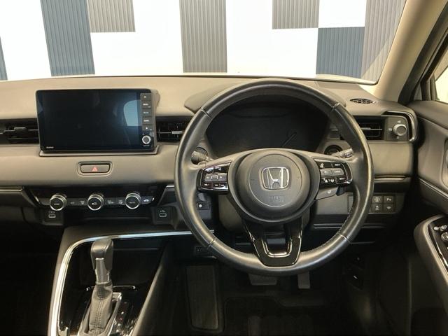 ヴェゼル ｅ：ＨＥＶＺ　ホンダ認定中古車　社外ドラレコ前後　衝突回避支援ブレーキ機能　１オナ　スマキ　Ｐトランク　フルオートエアコン　Ｄレコ　エアバッグ　両席エアバック　Ｒカメ　記録簿付　パワーウィンドウ　ＬＥＤランプ（17枚目）