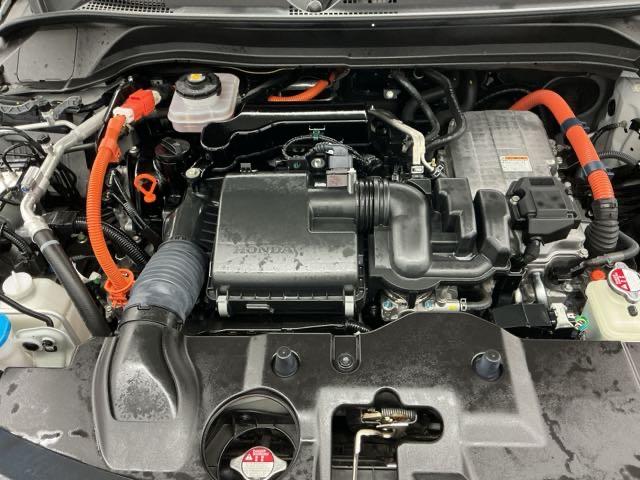 ヴェゼル ｅ：ＨＥＶＺ　ホンダ認定中古車　社外ドラレコ前後　衝突回避支援ブレーキ機能　１オナ　スマキ　Ｐトランク　フルオートエアコン　Ｄレコ　エアバッグ　両席エアバック　Ｒカメ　記録簿付　パワーウィンドウ　ＬＥＤランプ（19枚目）