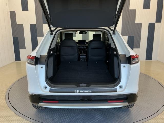 ヴェゼル ｅ：ＨＥＶＺ　ホンダ認定中古車　社外ドラレコ前後　衝突回避支援ブレーキ機能　１オナ　スマキ　Ｐトランク　フルオートエアコン　Ｄレコ　エアバッグ　両席エアバック　Ｒカメ　記録簿付　パワーウィンドウ　ＬＥＤランプ（21枚目）