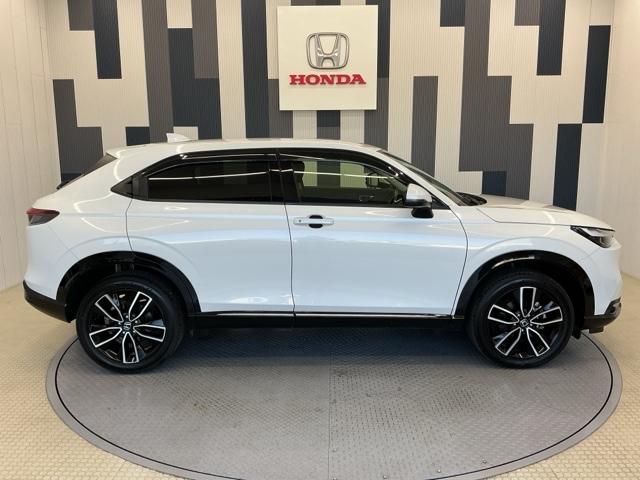 ヴェゼル ｅ：ＨＥＶＺ　ホンダ認定中古車　社外ドラレコ前後　衝突回避支援ブレーキ機能　１オナ　スマキ　Ｐトランク　フルオートエアコン　Ｄレコ　エアバッグ　両席エアバック　Ｒカメ　記録簿付　パワーウィンドウ　ＬＥＤランプ（26枚目）