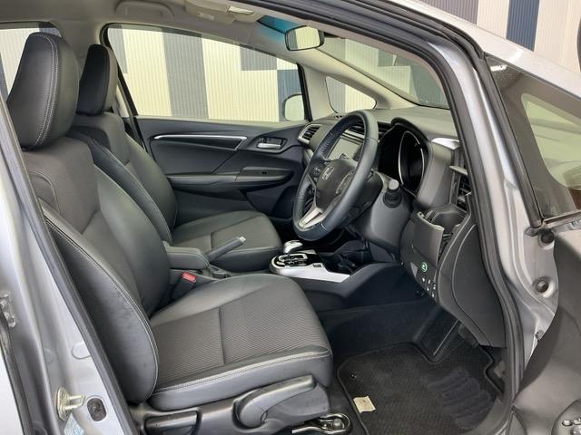 フィットハイブリッド Lホンダセンシング ホンダ認定中古車 純正ドラレコ前 LED 軽減ブレーキ Rカメ サイドSRS 横滑り防止 ドライブレコーダー 記録簿 パワーステアリング 盗難防止装置 オートクルーズ ETC車載器 ABS Aストップ(16枚目)