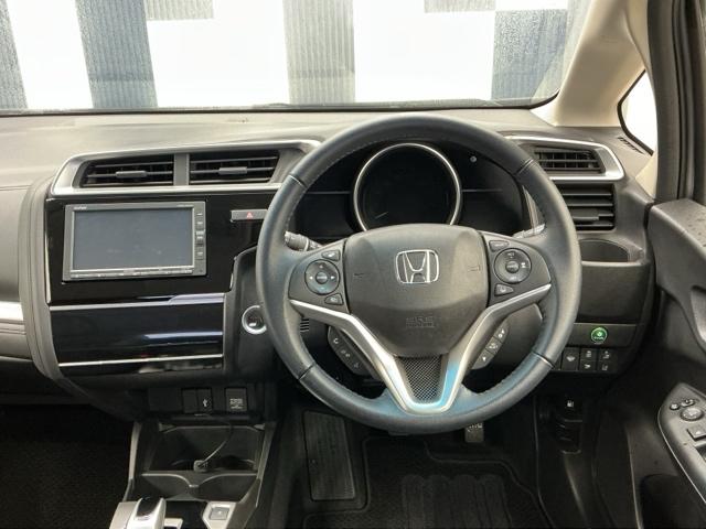 フィットハイブリッド Lホンダセンシング ホンダ認定中古車 純正ドラレコ前 LED 軽減ブレーキ Rカメ サイドSRS 横滑り防止 ドライブレコーダー 記録簿 パワーステアリング 盗難防止装置 オートクルーズ ETC車載器 ABS Aストップ(18枚目)