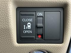 ������Ǥ���ߤ�ڡ���ξ¦���饤�ɻ��ͤ���¦��ư���饤�ɥɥ��Ǥ��� 3