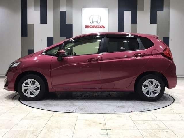 13G・F 走行28300km ワンオーナー 純正メモリーナビ バックカメラ ETC Bluetooth CD DVD再生 フルセグTV 横滑り防止装置 スマートキー(7枚目)