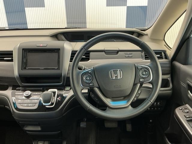 フリードハイブリッド ハイブリッド・G ホンダ認定中古車 両側電動 LEDライト 両電動ドア サイドエアバック クルコン スマキー パワーステアリング ウォークスルー フルオートエアコン Bカメラ 盗難防止システム シートH キーフリー(15枚目)