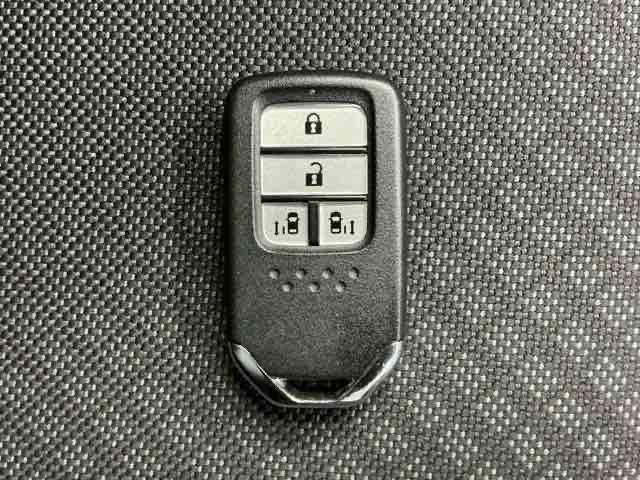 フリードハイブリッド ハイブリッド・G ホンダ認定中古車 両側電動 LEDライト 両電動ドア サイドエアバック クルコン スマキー パワーステアリング ウォークスルー フルオートエアコン Bカメラ 盗難防止システム シートH キーフリー(16枚目)