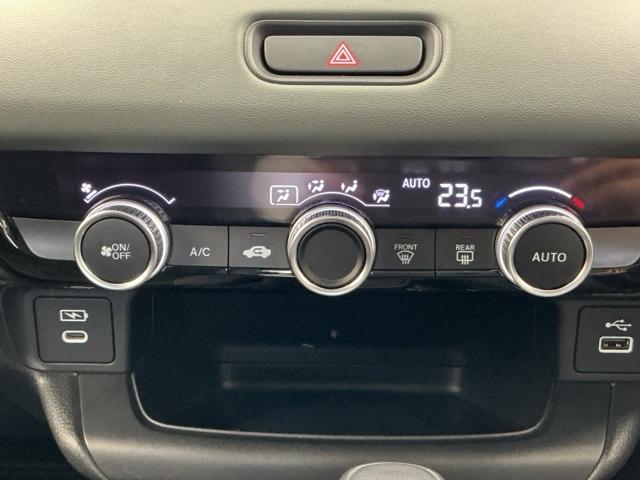 ヴェゼル e:HEVX・HuNTパッケージ デモカー 純正ドラレコ LED 純正ナビ 盗難防止システム 地デジフルセグ サイドエアバッグ Bカメラ クリアランスソナー 横滑り防止機能 スマートキー オートライト エアコン ドライブレコーダー(12枚目)