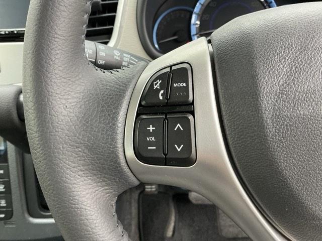 ワゴンＲ ＦＺ　衝突軽減ブレーキ　シートヒーター　ＨＩＤ　ＲＢＳ　ＤＶＤ再生可能　ナビ＆ＴＶ　ｉ－ｓｔｏｐ　スマートキープッシュスタート　セキュリティアラーム　エアコン　パワーステアリング　フルセグ　ＥＳＣ　ＡＢＳ（9枚目）