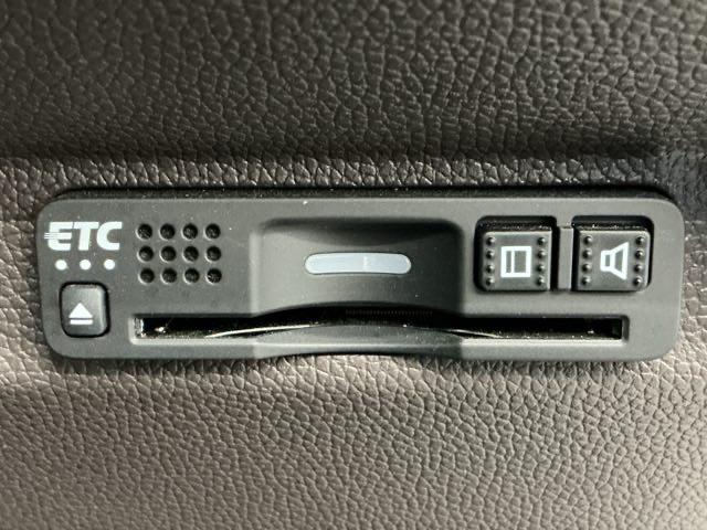 フリード Ｇ・ホンダセンシング　ホンダ認定中古車　純正ドラレコ前後　Ｆセグ　追突被害軽減ブレーキ　ｉストップ　Ｗエアバッグ　パワーウィンドウ　１オ－ナ－　アクティブクルーズコントロール　スマートキ　カラーバックモニター　ＶＳＡ（9枚目）