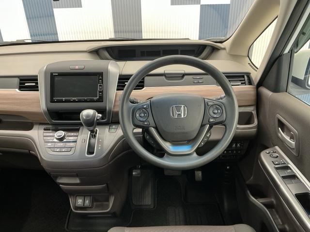 フリード Ｇ・ホンダセンシング　ホンダ認定中古車　純正ドラレコ前後　Ｆセグ　追突被害軽減ブレーキ　ｉストップ　Ｗエアバッグ　パワーウィンドウ　１オ－ナ－　アクティブクルーズコントロール　スマートキ　カラーバックモニター　ＶＳＡ（16枚目）