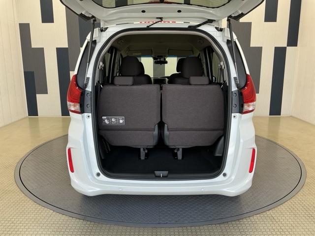 フリード Ｇ・ホンダセンシング　ホンダ認定中古車　純正ドラレコ前後　Ｆセグ　追突被害軽減ブレーキ　ｉストップ　Ｗエアバッグ　パワーウィンドウ　１オ－ナ－　アクティブクルーズコントロール　スマートキ　カラーバックモニター　ＶＳＡ（19枚目）