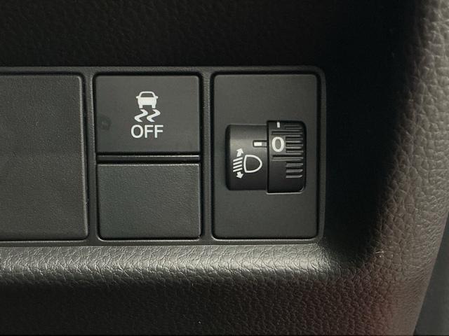 フィット ｅ：ＨＥＶＲＳ　ホンダ認定中古車　純正ドラレコ前後　エアバッグ　ナビ＆ＴＶ　パワーウィンドウ　助手席エアバッグ　Ｄレコ　フルセグテレビ　ＬＥＤヘッドランプ　セキュリティアラーム　フルオートエアコン　ＥＴＣ装備　ＵＳＢ（11枚目）