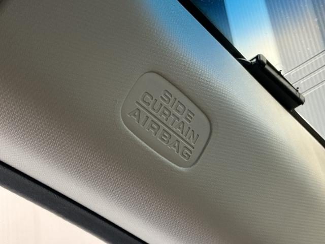 ヴェゼル Ｘ　ホンダ認定中古車　社外ドラレコ前　ＥＴＣ　追突軽減ブレーキ　地ＴＶ　リアカメラ　ＤＶＤ再生　スマ－トキ－　記録簿　サイドエアバッグ　ナビ＆ＴＶ　パワーウィンドウ　盗難防止システム　横滑り防止　クルコン（12枚目）