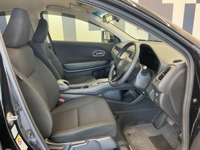 ヴェゼル Ｘ　ホンダ認定中古車　社外ドラレコ前　ＥＴＣ　追突軽減ブレーキ　地ＴＶ　リアカメラ　ＤＶＤ再生　スマ－トキ－　記録簿　サイドエアバッグ　ナビ＆ＴＶ　パワーウィンドウ　盗難防止システム　横滑り防止　クルコン（15枚目）