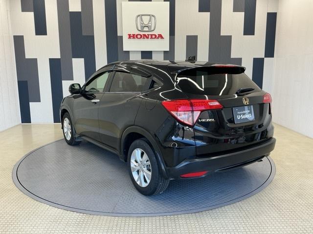 ヴェゼル Ｘ　ホンダ認定中古車　社外ドラレコ前　ＥＴＣ　追突軽減ブレーキ　地ＴＶ　リアカメラ　ＤＶＤ再生　スマ－トキ－　記録簿　サイドエアバッグ　ナビ＆ＴＶ　パワーウィンドウ　盗難防止システム　横滑り防止　クルコン（27枚目）