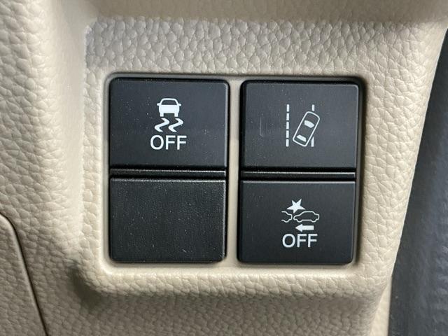 Ｎ－ＢＯＸ Ｇホンダセンシング　ホンダ認定中古車　バックカメラ　ＥＴＣ　盗難防止システム　ナビＴＶ　スマキー　ＬＥＤ　ＤＶＤ再生機能　横滑り防止　記録簿　ＵＳＢ　パワーウィンドウ　ＡＡＣ　地デジＴＶ　クルコン　オートライト　両スラ（9枚目）