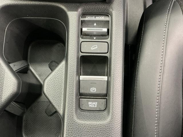 ヴェゼル e:HEVZ BSI・後退出庫サポートレス 純正ドラレコ前後 全周囲カメラ LED 衝突回避支援ブレーキ機能 1オナ スマキ Pトランク フルオートエアコン Dレコ エアバッグ 両席エアバック Rカメ 記録簿付(7枚目)