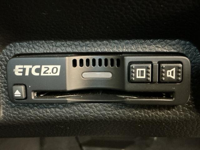 ヴェゼル e:HEVZ BSI・後退出庫サポートレス 純正ドラレコ前後 全周囲カメラ LED 衝突回避支援ブレーキ機能 1オナ スマキ Pトランク フルオートエアコン Dレコ エアバッグ 両席エアバック Rカメ 記録簿付(10枚目)