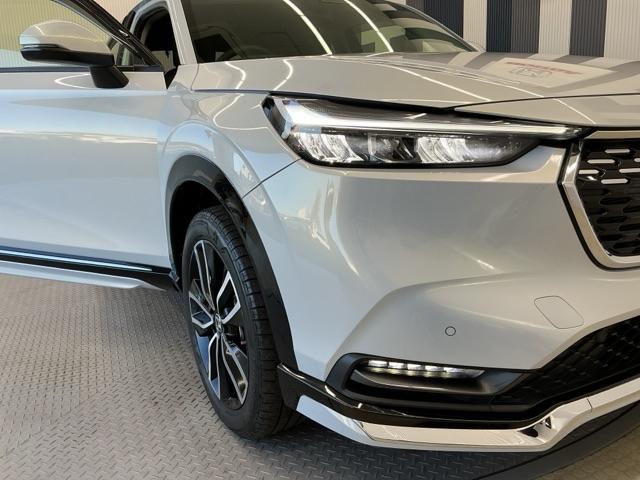 ヴェゼル e:HEVZ BSI・後退出庫サポートレス 純正ドラレコ前後 全周囲カメラ LED 衝突回避支援ブレーキ機能 1オナ スマキ Pトランク フルオートエアコン Dレコ エアバッグ 両席エアバック Rカメ 記録簿付(25枚目)