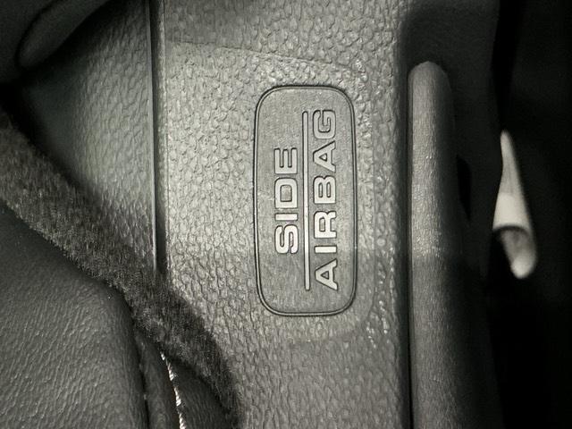 ヴェゼル e:HEVZ ホンダ認定中古車 純正ドラレコ前 LED 衝突回避支援ブレーキ機能 1オナ スマキ Pトランク フルオートエアコン Dレコ エアバッグ 両席エアバック Rカメ 記録簿付 パワーウィンドウ ソナー(16枚目)