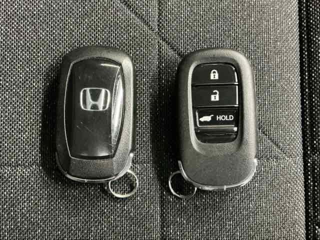 ヴェゼル e:HEVZ ホンダ認定中古車 純正ドラレコ前 LED 衝突回避支援ブレーキ機能 1オナ スマキ Pトランク フルオートエアコン Dレコ エアバッグ 両席エアバック Rカメ 記録簿付 パワーウィンドウ ソナー(20枚目)