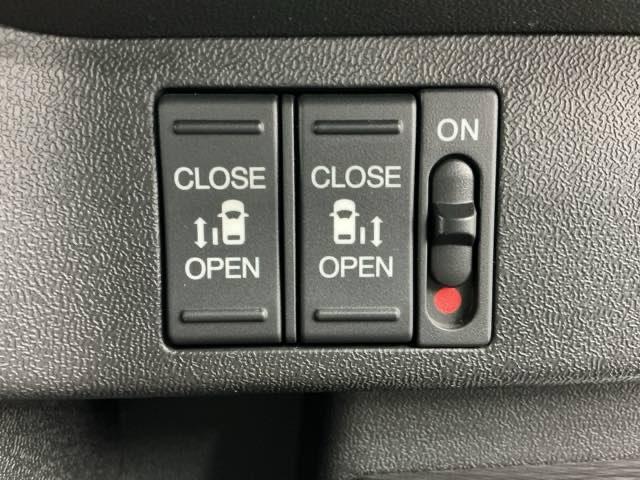 ステップワゴンスパーダ スパーダハイブリッドG・EXホンダセンシング ホンダ認定中古車 社外ドラレコ前 ETC フルオートエアコン キーフリー Sヒーター 横滑防止 WAC ドラレコ付 セキュリティアラーム DVD再生可 パワーウインドウ USB接続 エアバッグ 記録簿(11枚目)