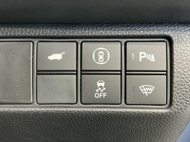 電動リアゲート、ＶＳＡ、障害物センサー、Ｆガラス熱線スイッチ、万が一の時にあると心強いＨセンシング−路外逸脱抑制機能・歩行者事故低減ステアリング・ＢＳＩ・踏み間違い衝突軽減システム・ＣＭＢＳ付きです！