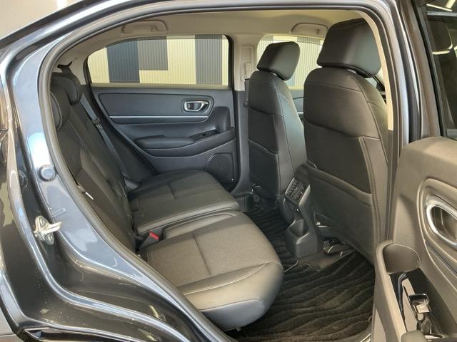 リアシートも広々としていて、座りやすいです。