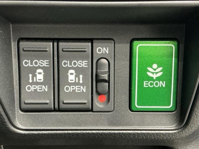 オデッセイ アブソルート・ＥＸ　ホンダ認定中古車　全周囲カメラ　ＬＥＤ　パーキングサポート　整備記録簿　シ－トヒ－タ－　バックモニター　ＷＡＣ　フロントカメラ　スマ－トキ－　セキュリティーアラーム　３列シート　ＤＶＤ再生　エアバック（11枚目）